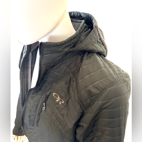 Outdoor Research lightweight hooded puffy winter jacket - Picture 4 of 11